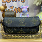 Louis Vuitton Wallet on Chain Ivy M82653 Black